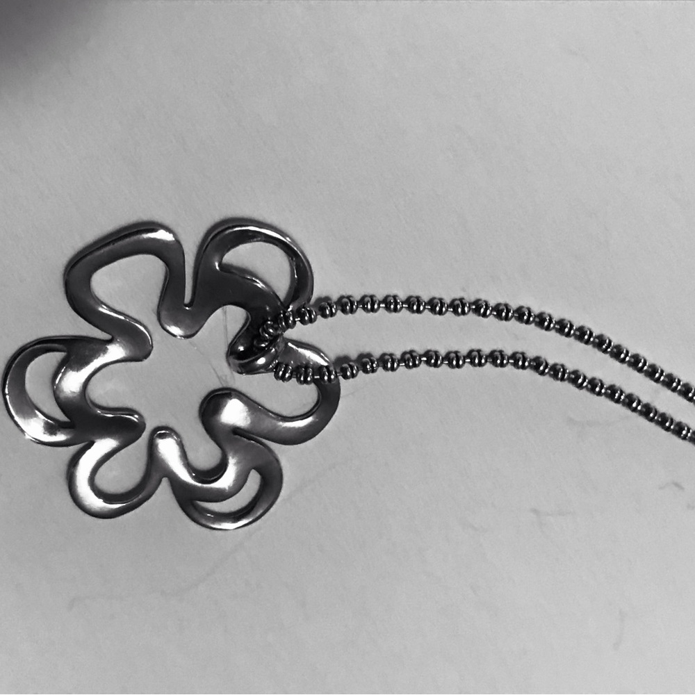 Silpada .925 flower necklace